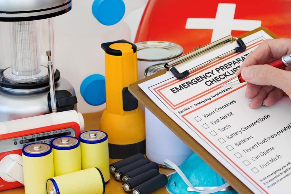 Preparedness Checklist with Emergency Kit